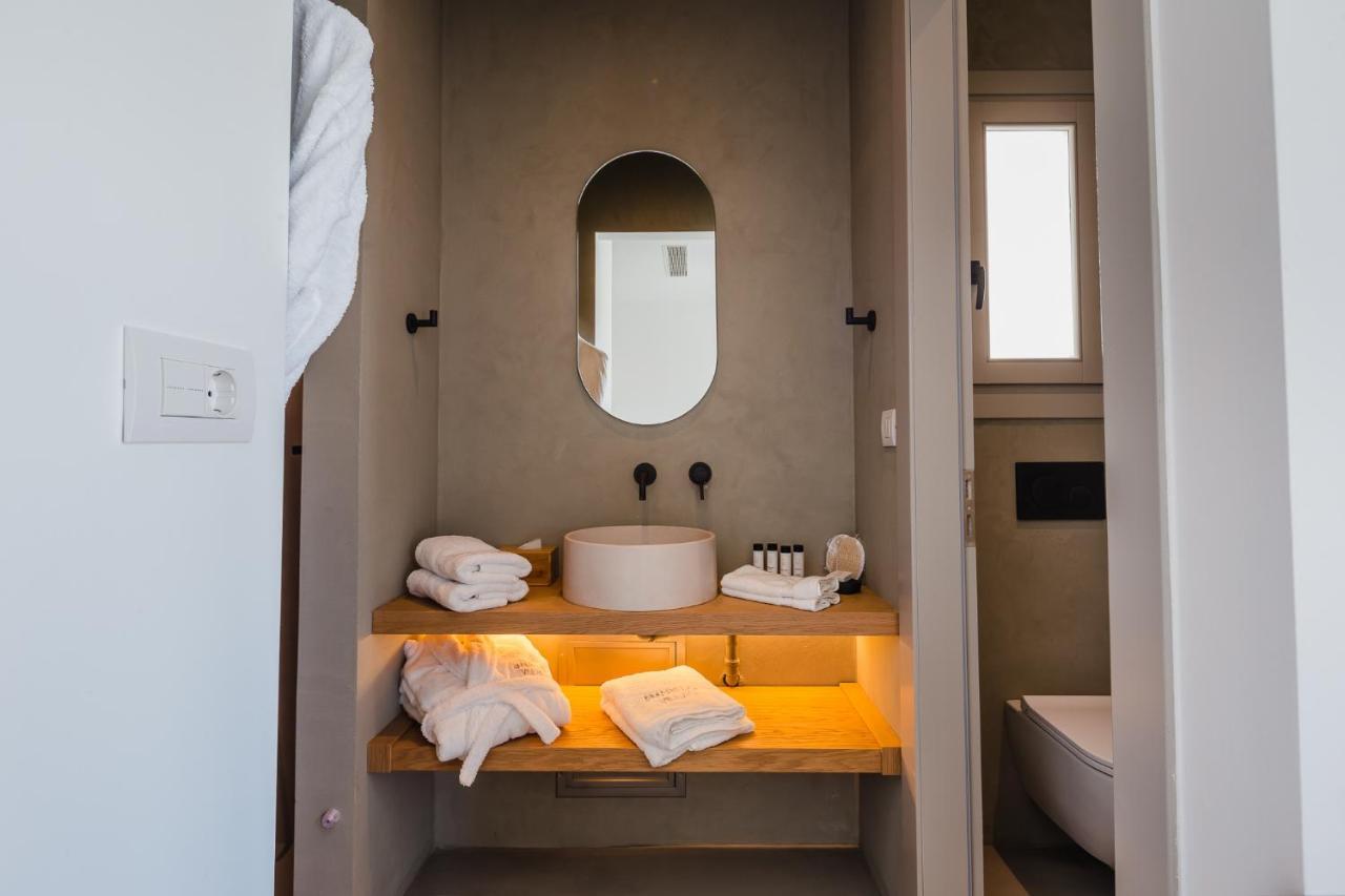 Amarelo Villa Klouvas